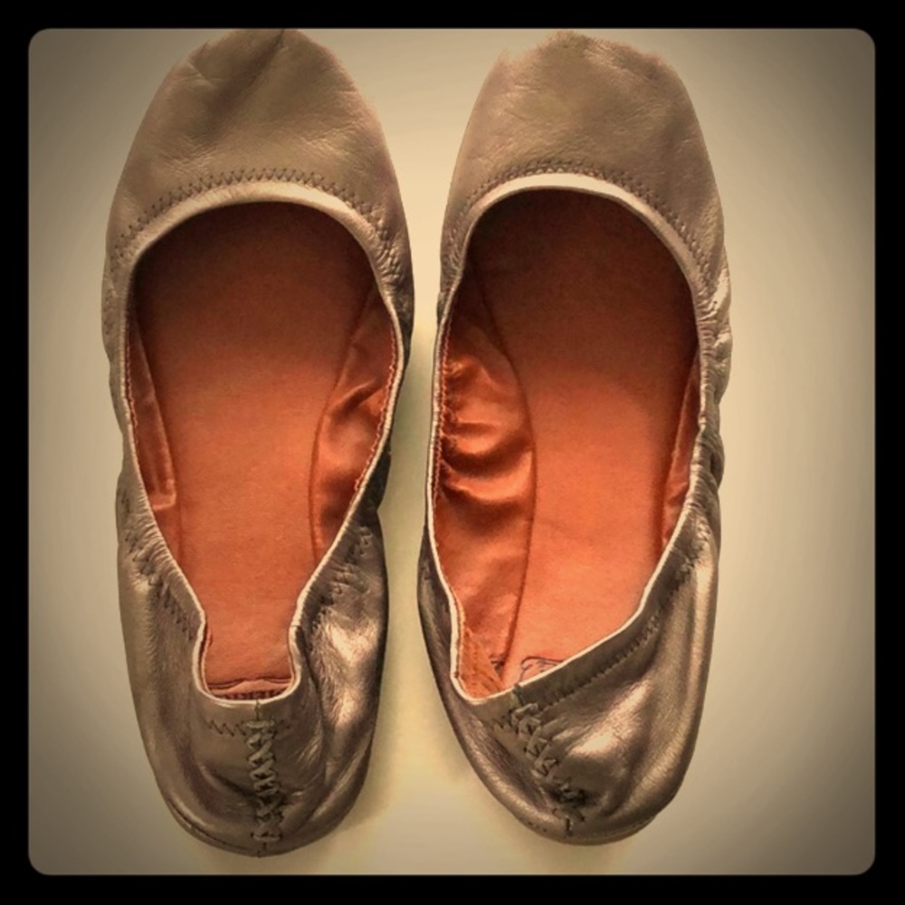 Metallic Pewter Lucky Brand Flats 🎀 9.5